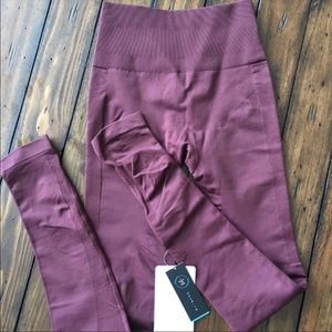 Lululemon Zone In Tight size 4 NWT